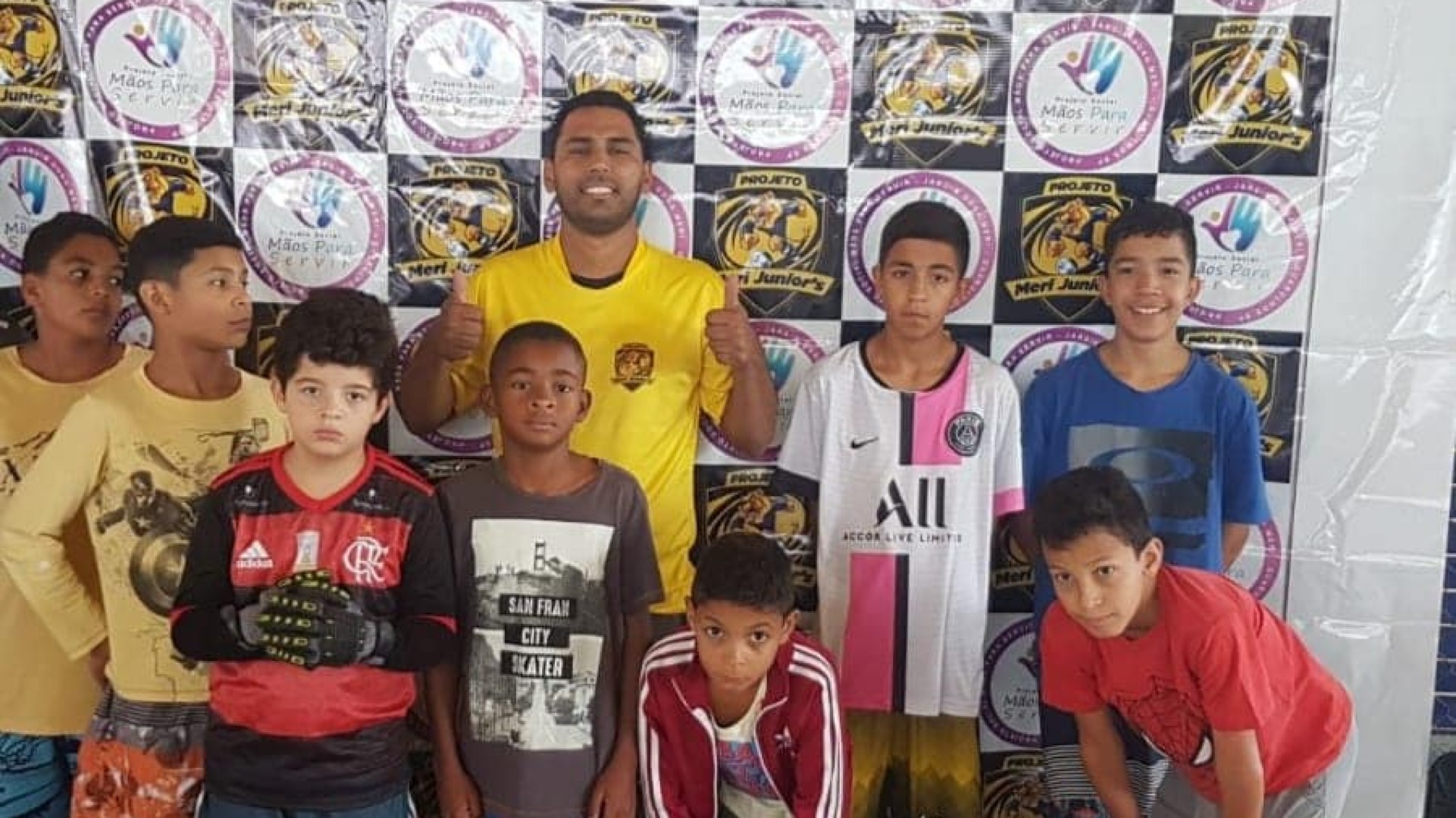 Psicólogo(a)