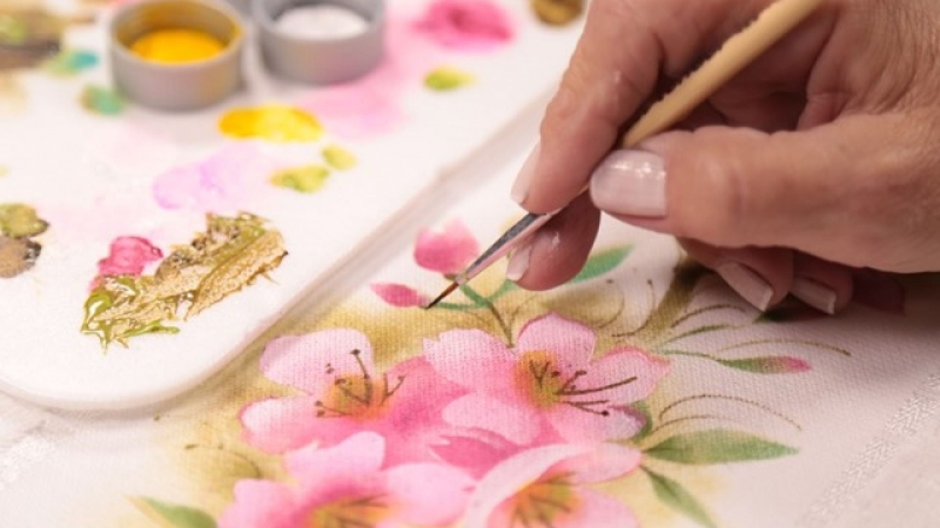 Oficineira para pintura em pano de prato 
