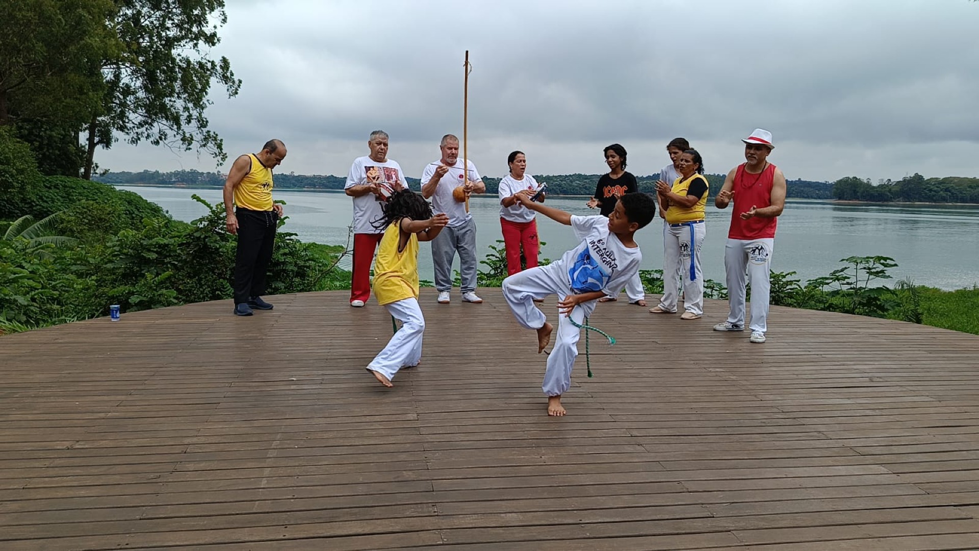 Professor (a) de Capoeira