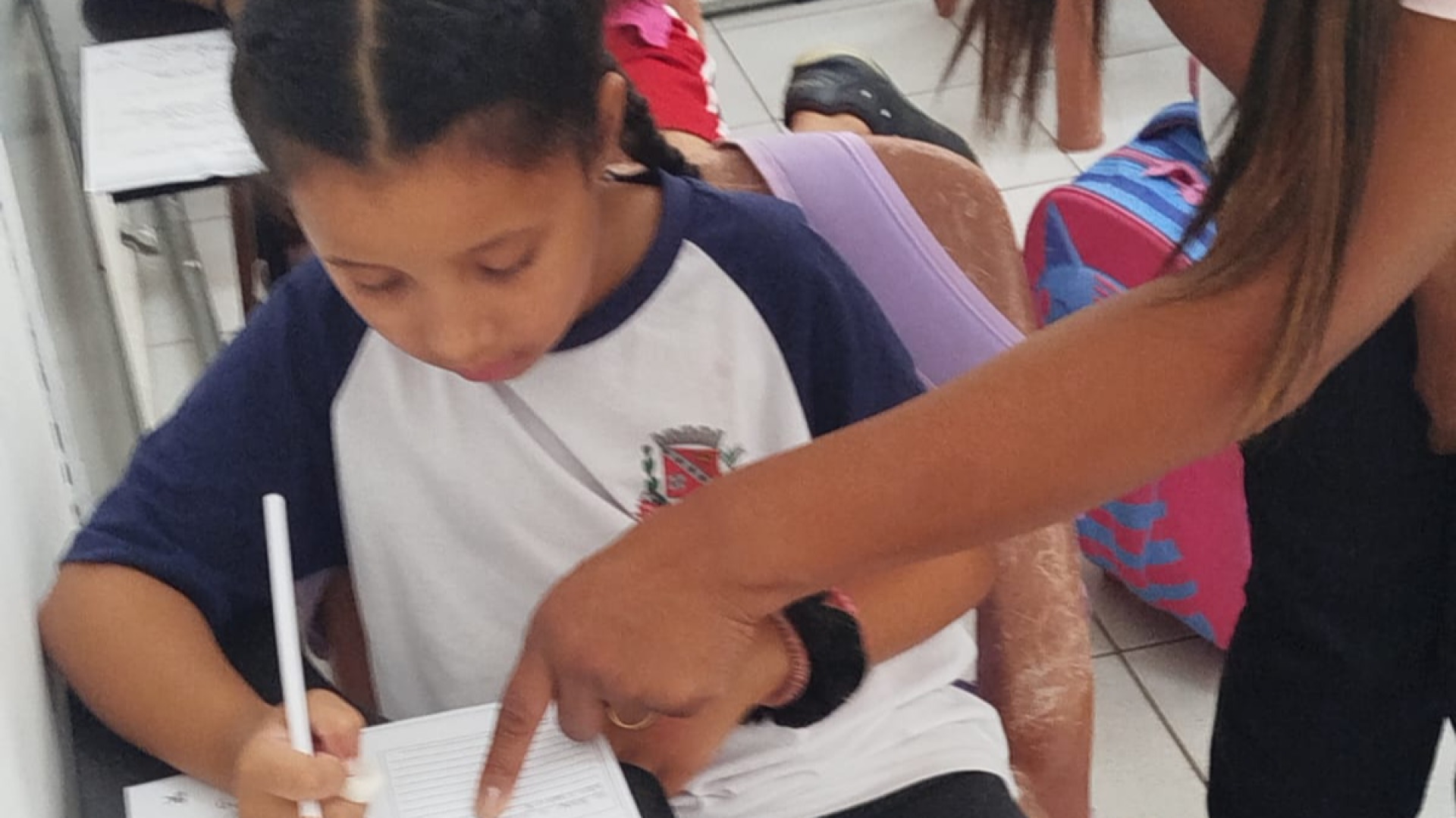 PROFESSOR (A) DE ENSINO FUNDAMENTAL PARA ATUAR COM EXPERIMENTOS 
